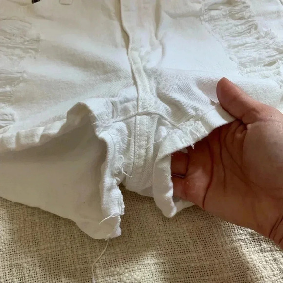 High Rise Distressed Denim Carmar Denim Jeans sz 27 - Picture 4 of 7